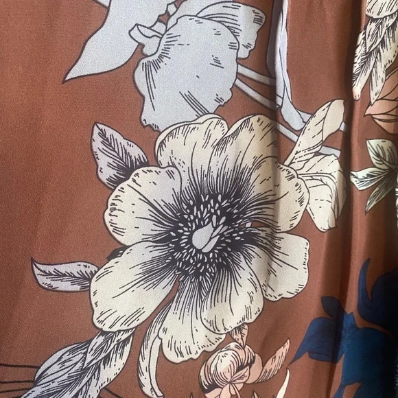 Daniel Rainn - Floral Brown Women's Top - Picture 3 of 6